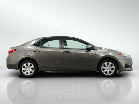 Used 2017 Toyota Corolla LE FWD image 6