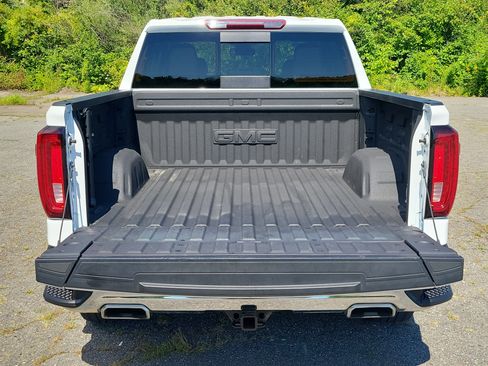 Used 2024 GMC Sierra 1500 SLT w/ SLT Premium Plus Package AWD/4WD image 17