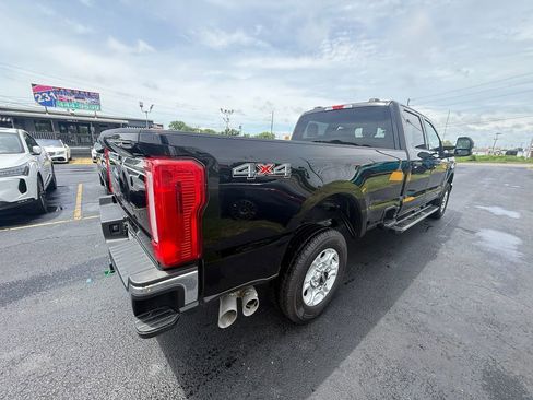 Used 2025 Ford F250 XLT AWD/4WD image 3