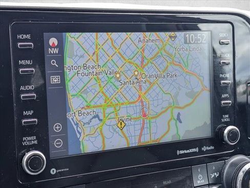 Used 2020 Toyota Highlander XLE FWD image 13