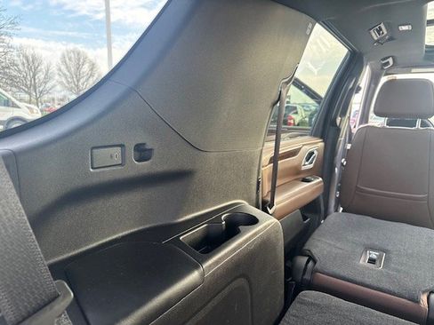 Used 2021 Chevrolet Suburban High Country image 41