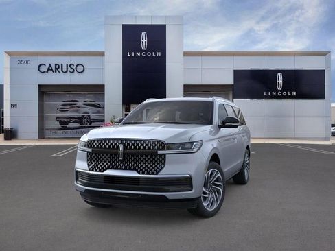 New 2025 Lincoln Navigator Reserve image 2