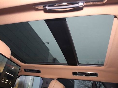 Used 2023 Land Rover Range Rover SE image 24