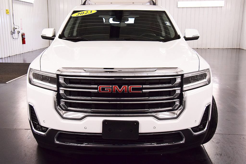 Used 2023 GMC Acadia SLT AWD/4WD image 2