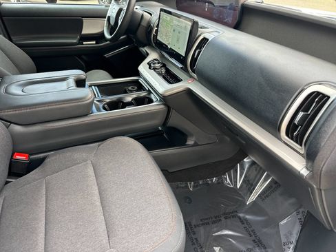 Used 2025 Ford Expedition Max Active RWD image 20