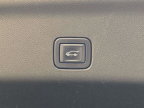 Used 2022 Chevrolet Tahoe High Country image 10