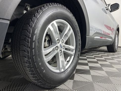 Used 2022 Ford Explorer XLT image 20