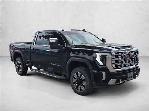 Used 2024 GMC Sierra 3500 Denali AWD/4WD image 3