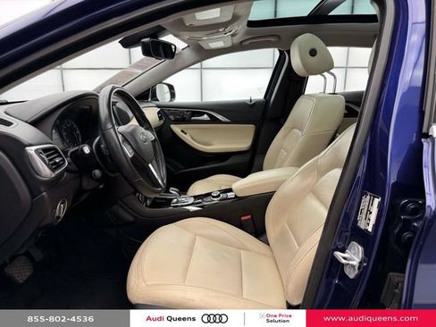 Used 2018 INFINITI QX30 Premium w/ Cargo Package AWD/4WD image 18