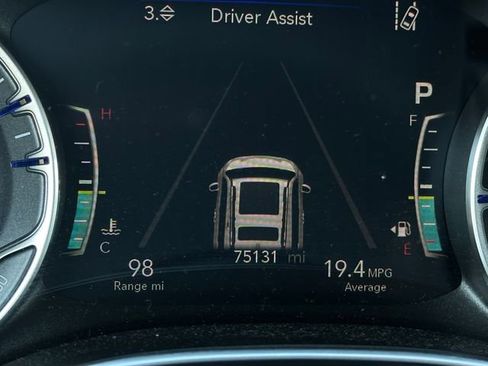 Used 2023 Chrysler Pacifica Limited image 23