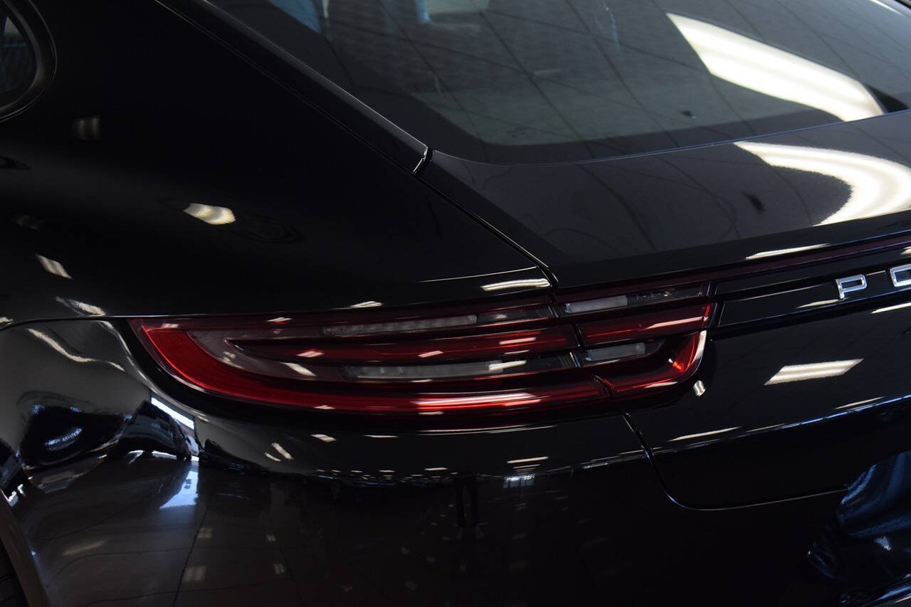 Used 2018 Porsche Panamera 4 AWD/4WD image 32
