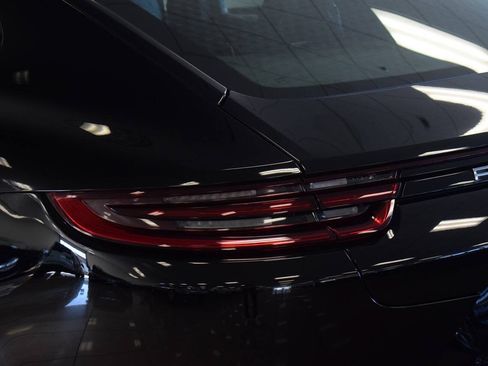 Used 2018 Porsche Panamera 4 AWD/4WD image 32
