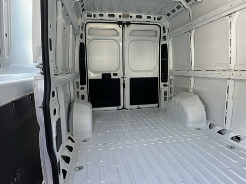Used 2025 RAM ProMaster 2500 w/ Storage Group image 14
