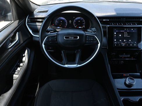 Used 2024 Jeep Grand Cherokee Laredo X RWD image 10