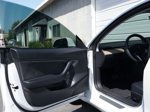 Used 2020 Tesla Model 3 Long Range image 36