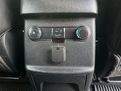 Used 2016 Ford Explorer XLT w/ Equipment Group 202A AWD/4WD image 30