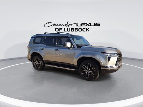 Used 2026 Lexus GX 550 w/ Accessory Package (2T) AWD/4WD image 2