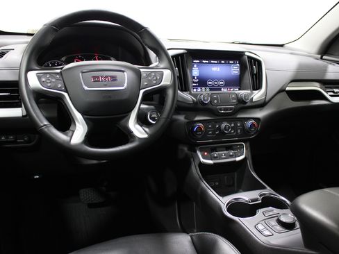 Used 2024 GMC Terrain SLT w/ Infotainment Package II image 2