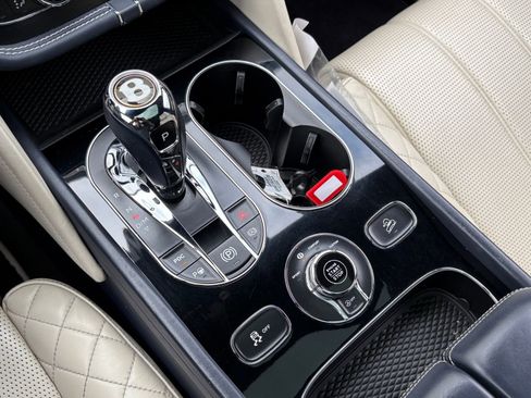 Used 2019 Bentley Bentayga AWD/4WD image 23