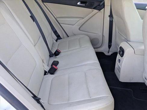 Used 2016 Volkswagen Tiguan S image 18