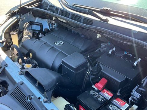 Used 2015 Toyota Sienna XLE w/ XLE Navigation Package image 10