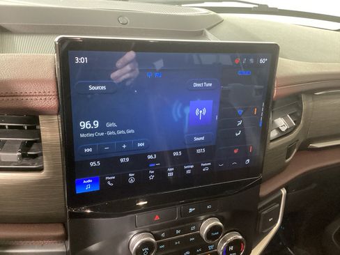 Used 2022 Ford Expedition Max Limited image 31