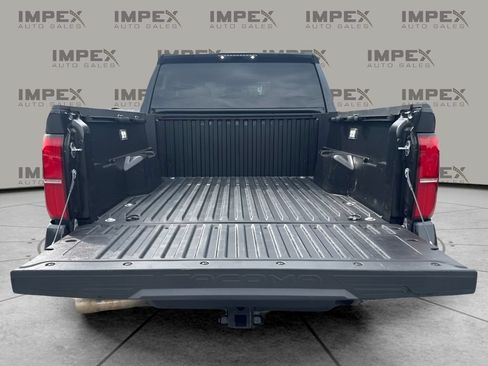 Used 2025 Toyota Tacoma TRD Off-Road AWD/4WD image 20