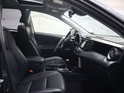 Used 2016 Toyota RAV4 Limited image 10