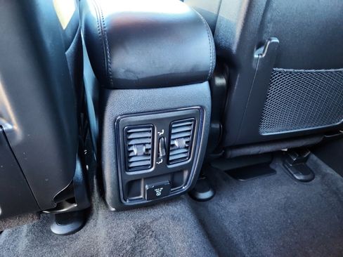 Used 2022 Jeep Grand Cherokee Laredo X image 32