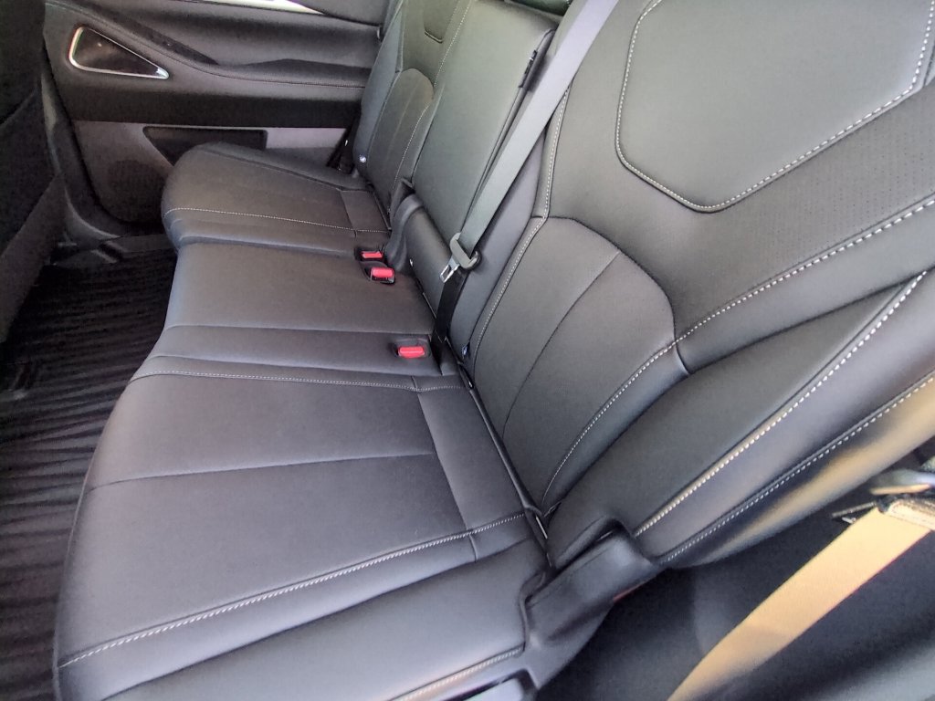Certified 2027 INFINITI QX60 Luxe w/ Cargo Package FWD image 22