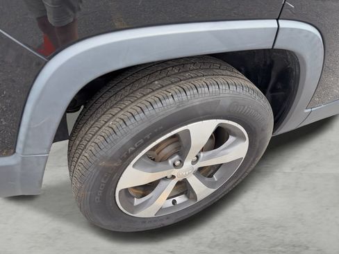 Used 2020 Jeep Cherokee Limited AWD/4WD image 9