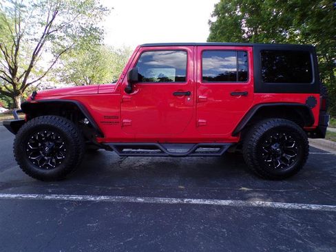 Used 2013 Jeep Wrangler Unlimited Sport AWD/4WD image 12