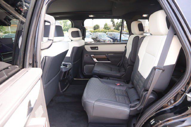 Used 2025 Toyota Sequoia Capstone AWD/4WD image 29