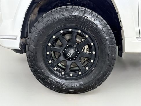 Used 2015 Toyota 4Runner SR5 image 30