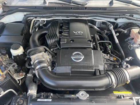 Used 2015 Nissan Frontier SV AWD/4WD image 34