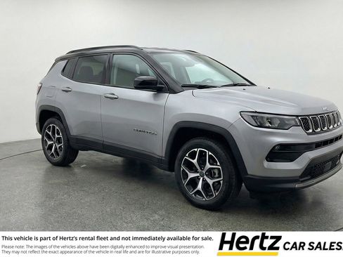 Used 2025 Jeep Compass Limited image 1