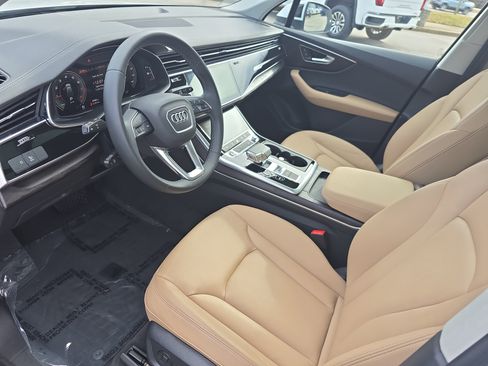 Certified 2025 Audi Q7 Premium w/ Convenience Package image 16