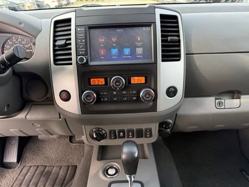 Used 2021 Nissan Frontier SV AWD/4WD image 22