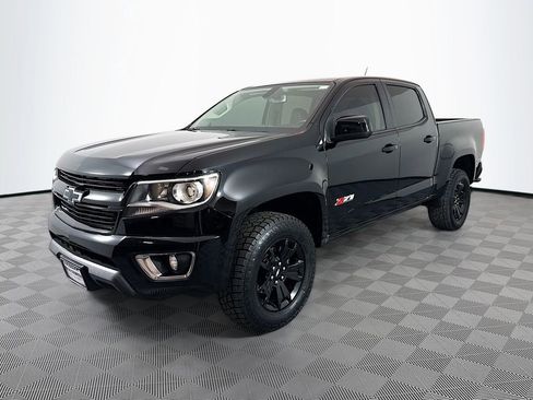 Used 2019 Chevrolet Colorado Z71 w/ Z71 Midnight Edition AWD/4WD image 3