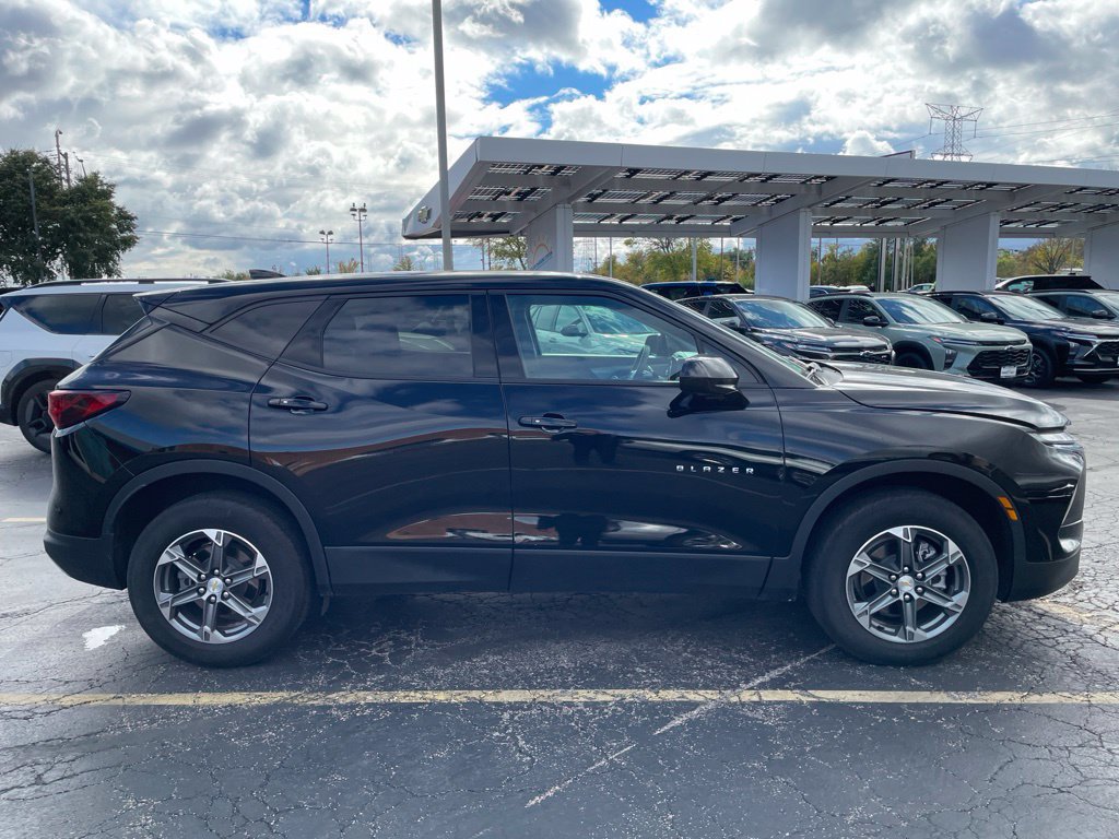 Used 2023 Chevrolet Blazer LT w/ Driver Confidence Package FWD image 6