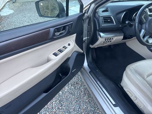 Used 2016 Subaru Legacy 2.5i Limited image 12