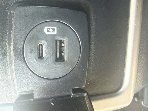 Used 2023 Ford Expedition XLT RWD image 27