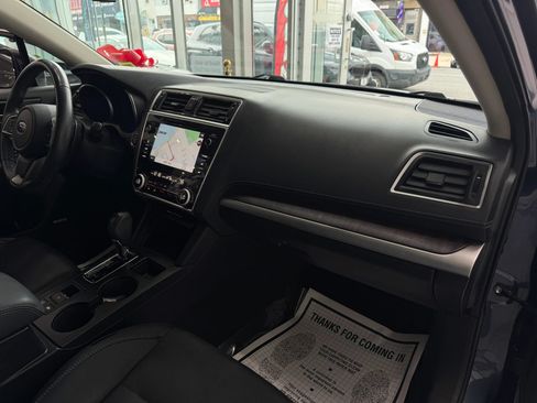 Used 2018 Subaru Outback 3.6R Limited AWD/4WD image 32