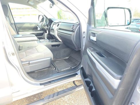 Certified 2019 Toyota Tundra SR5 image 9