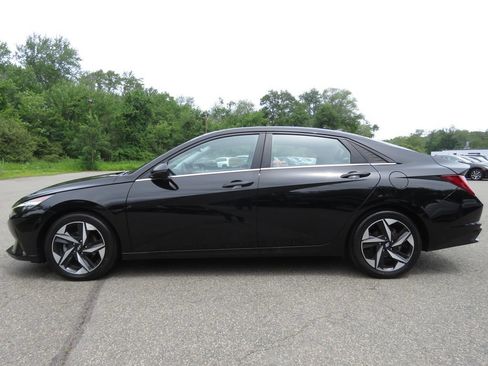 Used 2023 Hyundai Elantra Limited FWD image 8