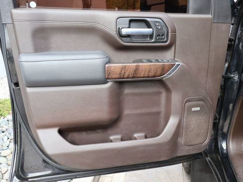 Used 2021 GMC Sierra 2500 Denali w/ Denali Black Diamond Edition image 19