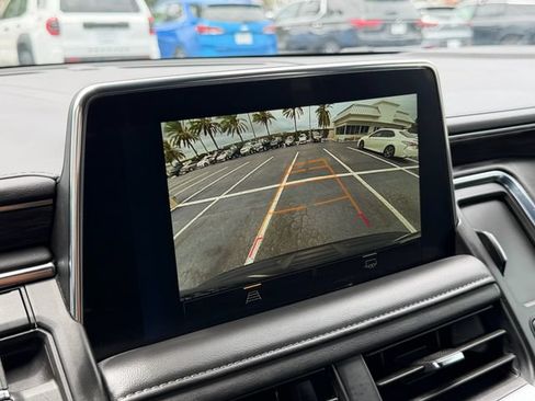 Used 2024 Chevrolet Suburban LT RWD image 22