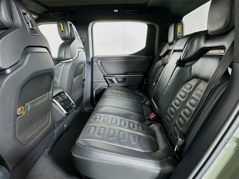 Used 2022 Rivian R1T Launch Edition image 13