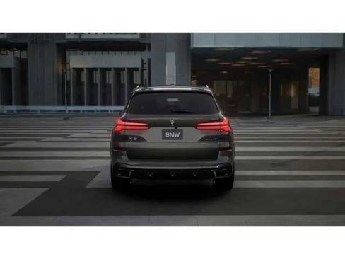 New 2026 BMW X5 sDrive40i w/ M Sport Package RWD image 5