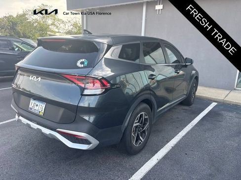 Used 2023 Kia Sportage LX FWD image 2